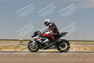 media/Jul-22-2022-TrackDaz (Fri) [[ca4971259a]]/Group B/130pm (Wheelie Bump)/
